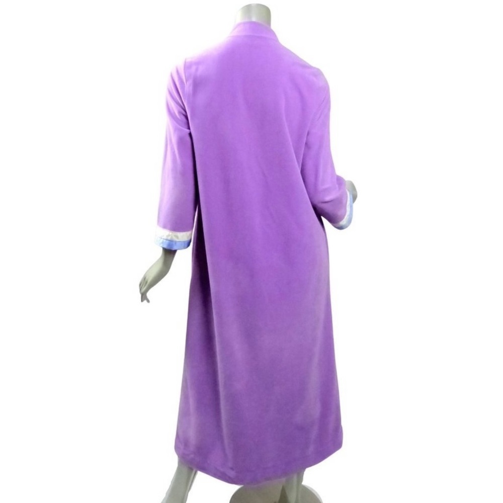 Vanity Fair 1/2 Zip‎ Robe - Picture 2 of 4